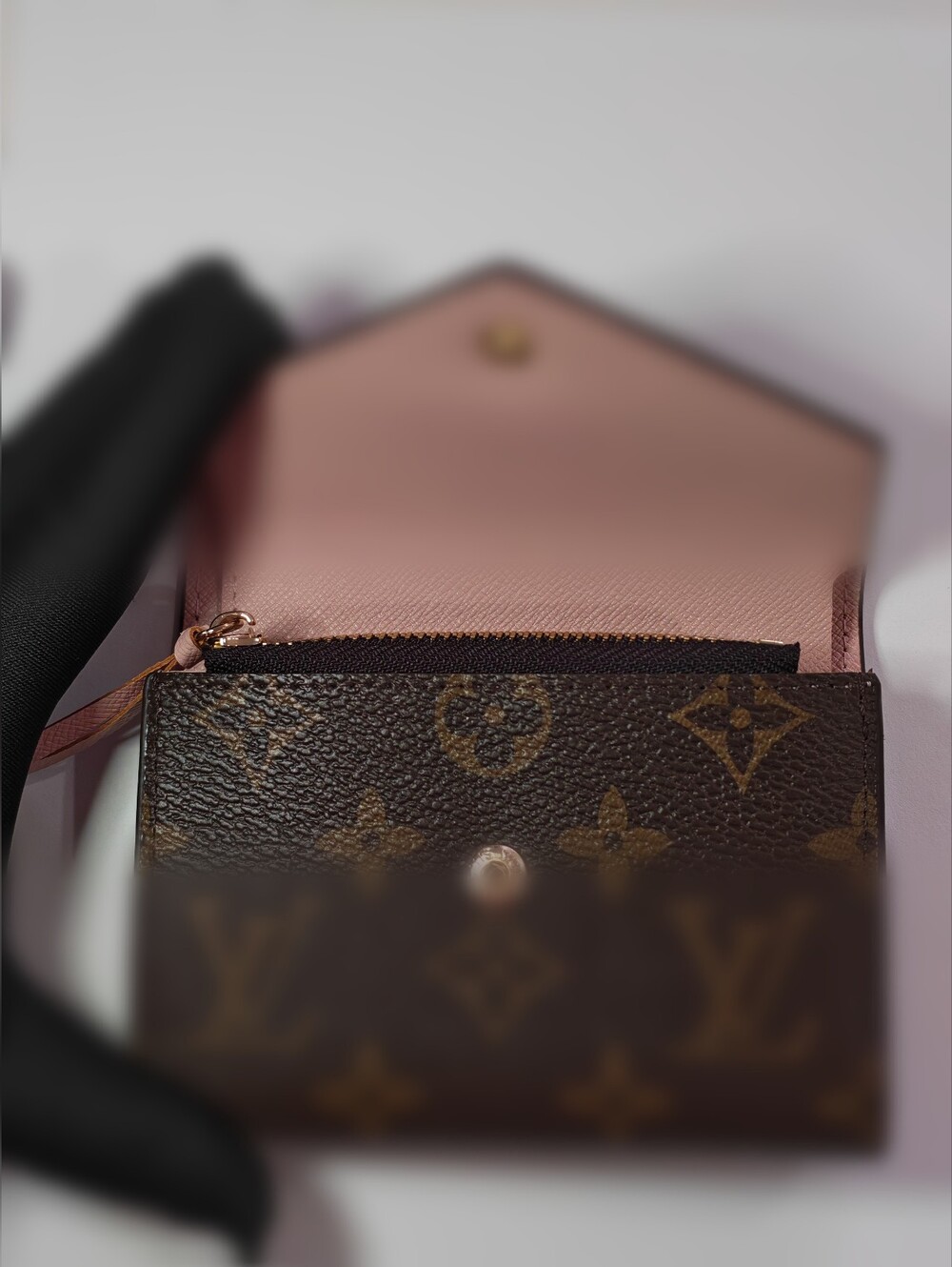 Wallet - Picture 2 of 6